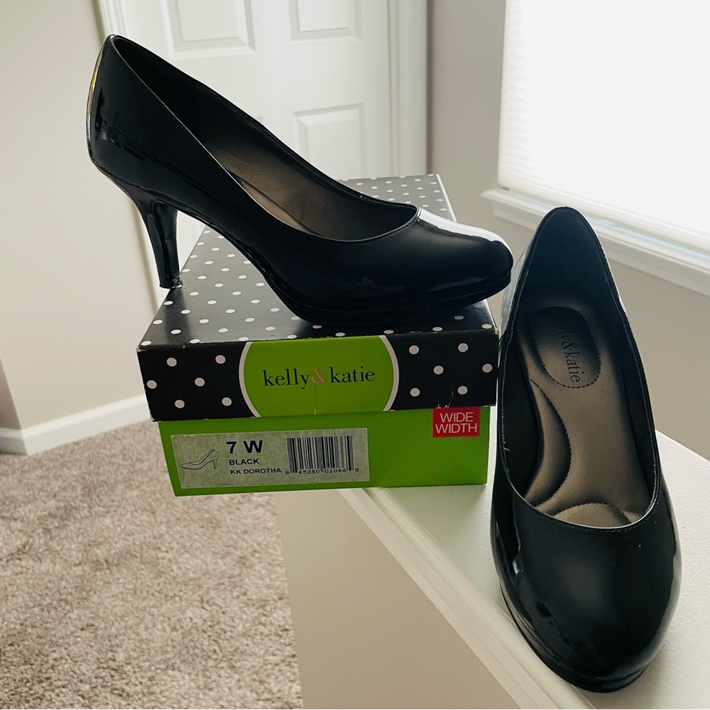 Black patent pumps